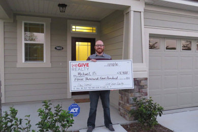 RiverTown New Home Buyers Closing with Rebate Check