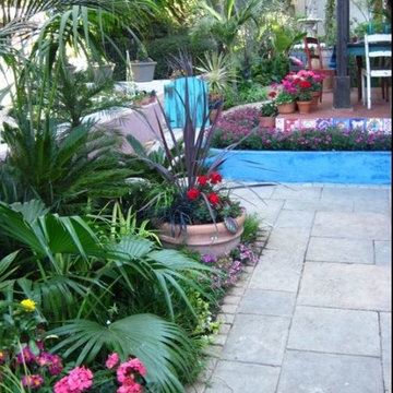 MEXICAN HACIENDA TROPICAL GARDEN