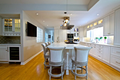 Inspiration for a timeless kitchen remodel in Orange County