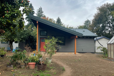 1950s home design photo in Portland