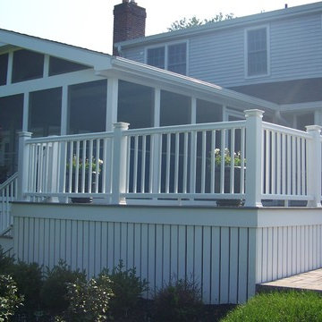 Screen room and deck in Malvern, Pa
