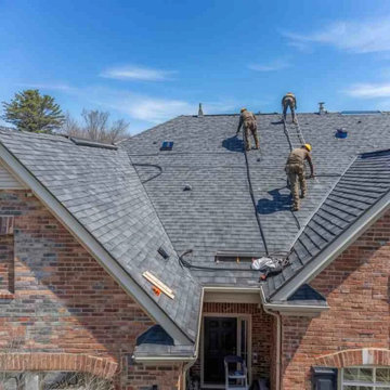 Roof & Seamless Gutter Services