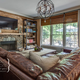 Example of a country living room design in Nashville