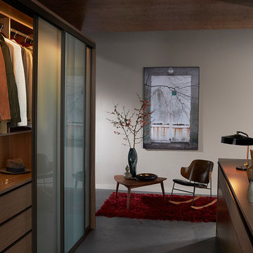 THE URBAN MASTER CLOSET