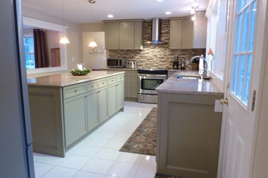 Kitchen - transitional kitchen idea in Boston