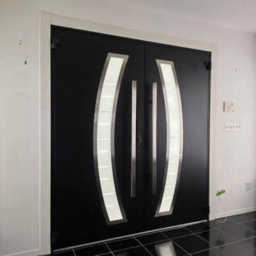Deux 6500 Black double doors