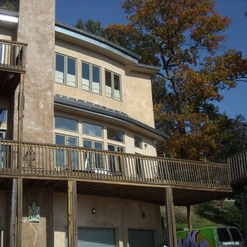 Noll St. Strawbale