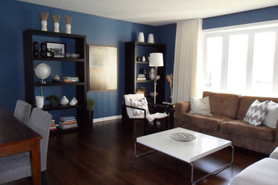 Minimalist living room photo in Toronto