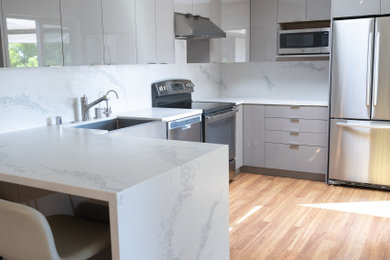 Kitchen - kitchen idea in San Francisco