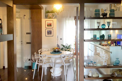 Esempio di una sala da pranzo minimalista