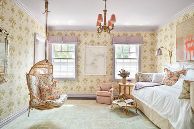 Imagen de dormitorio infantil de 4 a 10 años clásico grande con paredes verdes, suelo de madera en tonos medios y papel pintado