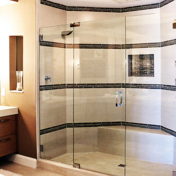 Pivot Door and Fixed Inline Panel