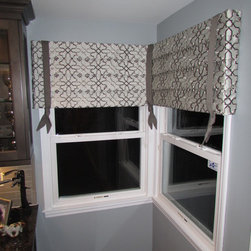 Islip DR and Kitchen - Valances