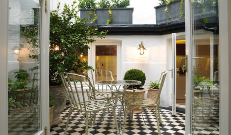 Illuminate Your Garden With One of These Wall Light Ideas