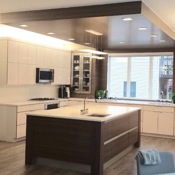 Large Island Contemporary Kitchen