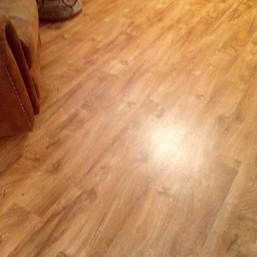 Locking floating vinyl wood look plank floor