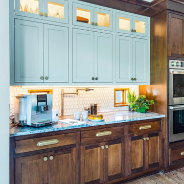 A Chef’s Paradise | Expansive Kitchen with Large Island