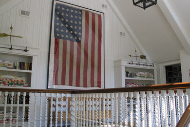 Example of a classic hallway design in Indianapolis
