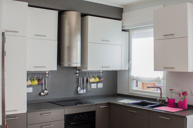 Foto di una cucina minimalista