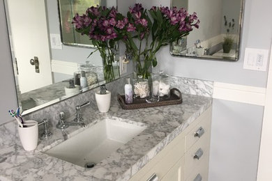 Bathroom - transitional bathroom idea in San Francisco