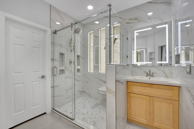 Bathroom - bathroom idea in Las Vegas