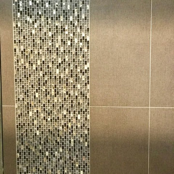 Florida Tile Shower with Glazzio Accent