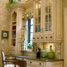 kitchen nook/desk area