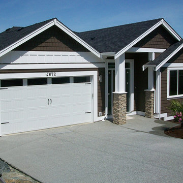 Cabot Brown Vinyl Siding