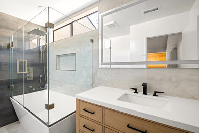 Example of a bathroom design in Los Angeles