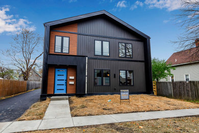 Inspiration for a mid-century modern exterior home remodel in New York