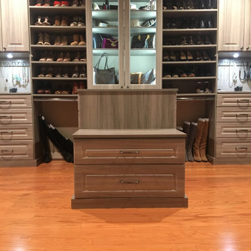 Master Closet - Raised Panel Campania - Rice Military, Houston, TX