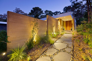 Design ideas for a contemporary entryway in Melbourne.