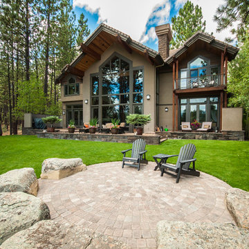 Broken Top Entertainment Patio and Golf Course Lawn