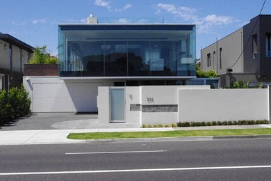 Photo of a contemporary home in Melbourne.