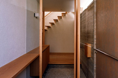 This is an example of a contemporary home design in Osaka.