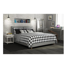 1st floor guest room