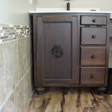 Warm neutral bathroom