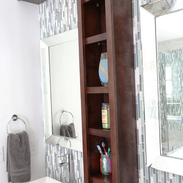 Muntzer Residence Bright Master Bathroom