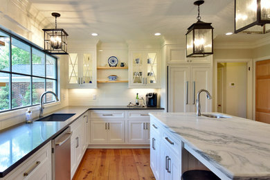 Kitchen - transitional kitchen idea in Atlanta