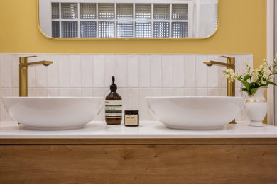 Réalisation d'une salle de bain design.
