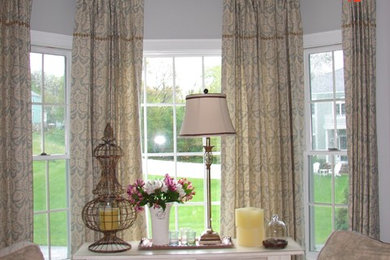Inspiration for a timeless living room remodel in Boston