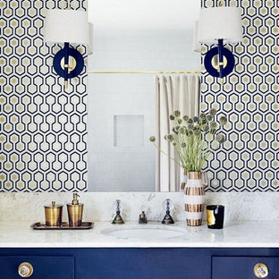 Immagine di una stanza da bagno minimalista