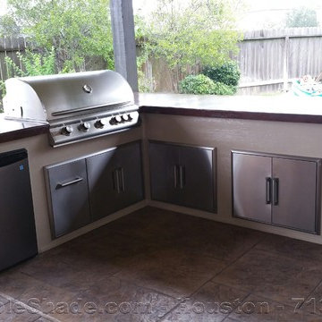 Outdoor Kitchen Area
