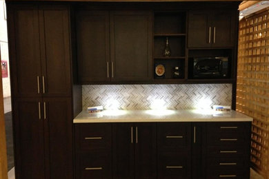 Example of a trendy kitchen design in Toronto