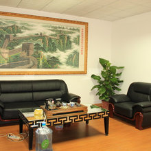 Mirrored furniture for meeting room