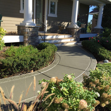 Regular colored concrete with stamped borders 2/2