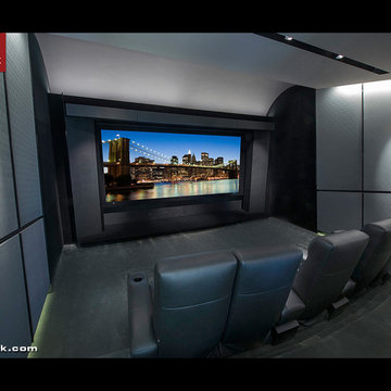 Fortuny CINEAK seats in stylish media room.