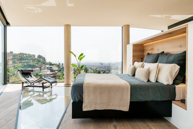 Design ideas for a modern bedroom in Barcelona.