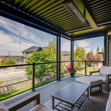 Adjustable Pergola with Pan Roofs Feat. Phantom Motorized Screens