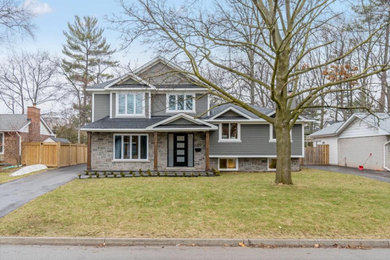 Inspiration for a craftsman exterior home remodel in Toronto